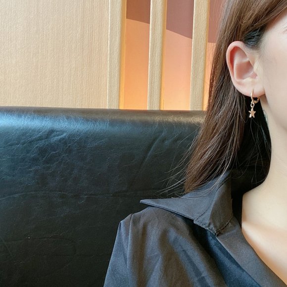 LAST ONE 💖Minimalist Moon Star huggie Earrings - Picture 4 of 13